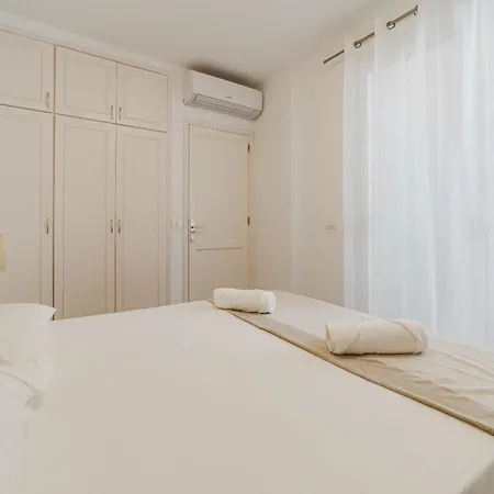 La Punta Apartment